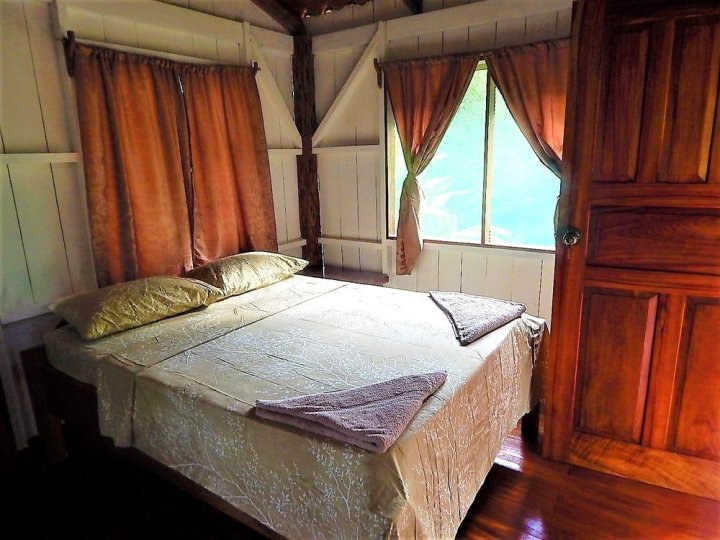 纳古雅拉丛林旅馆(Naguala Jungle Lodge)