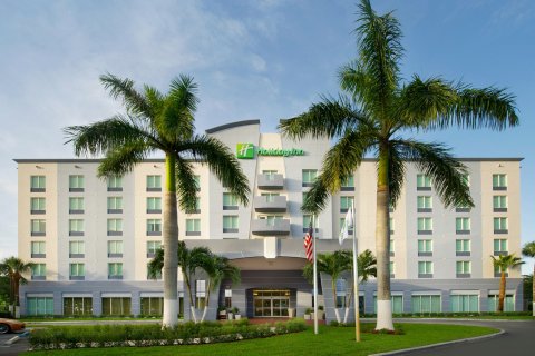 迈阿密多拉区假日酒店(Holiday Inn Hotel Miami-Doral Area, an IHG Hotel)