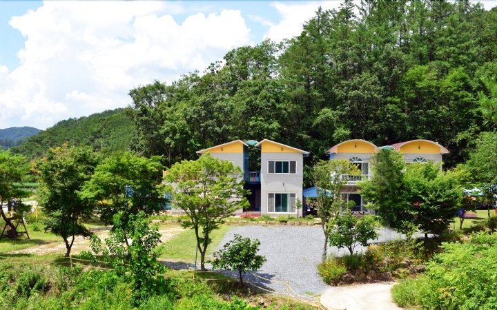 堤川努恩冈松旅馆(Jecheon Neunggangsong Pension)