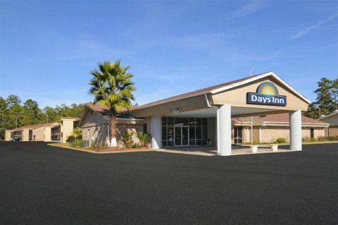 海恩斯维尔-斯图尔特堡区凯艺酒店(Quality Inn Hinesville - Fort Stewart Area)