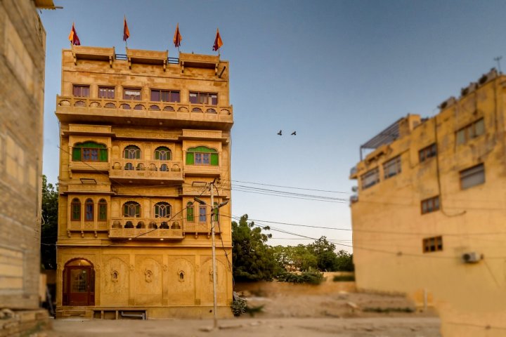 Artist Haveli and Safari