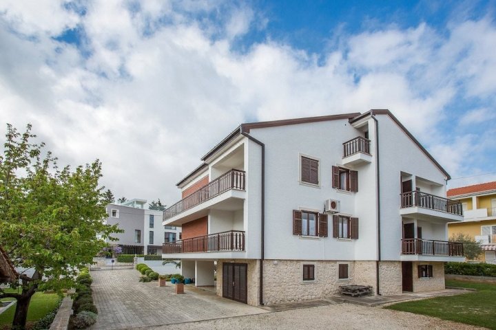 Apartments Adria 577