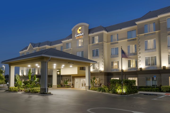 奥兰多环球影城度假村附近全套房舒适酒店(Comfort Suites Near Universal Orlando Resort)