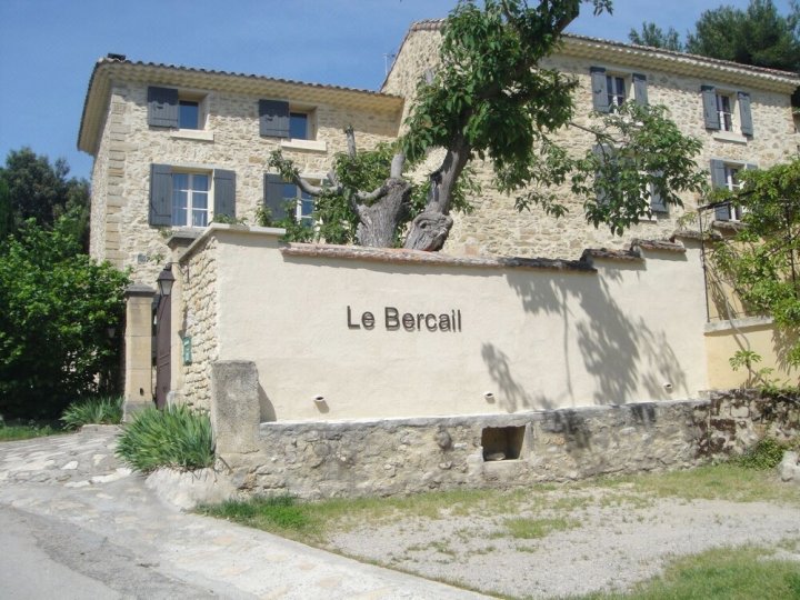 贝尔凯尔酒店(Le Bercail de Montmirail)