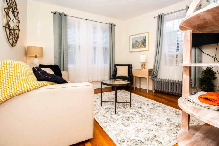 Bright, Cozy, Longwood Medical Condo