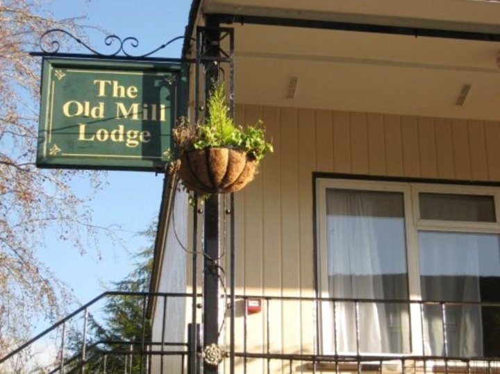 老磨坊酒店(Old Mill Hotel & Lodge)
