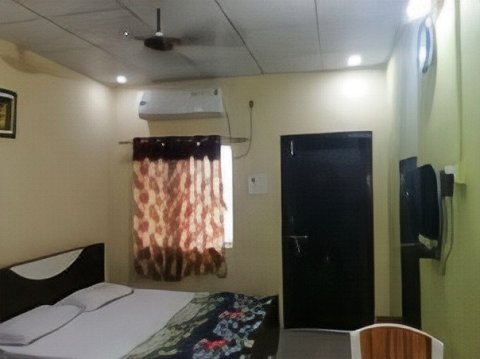 Shree Sai Shardha Hotel and Guest House