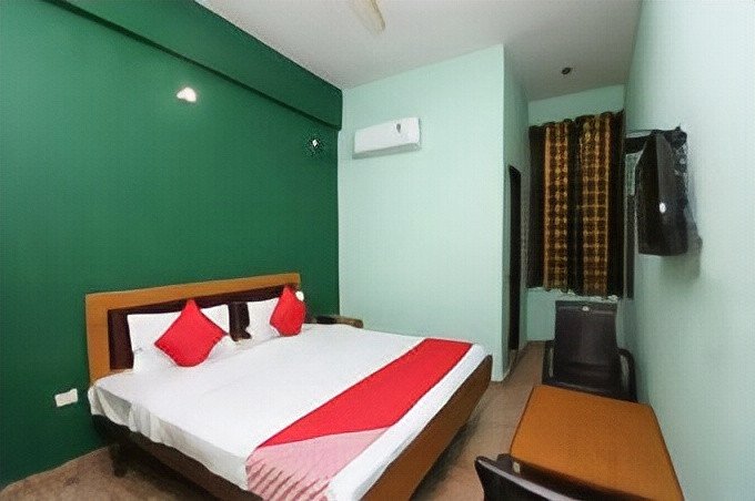 Collection O 41578 Hotel Shubham Residency