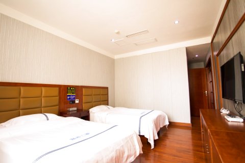 临泉城市之家酒店