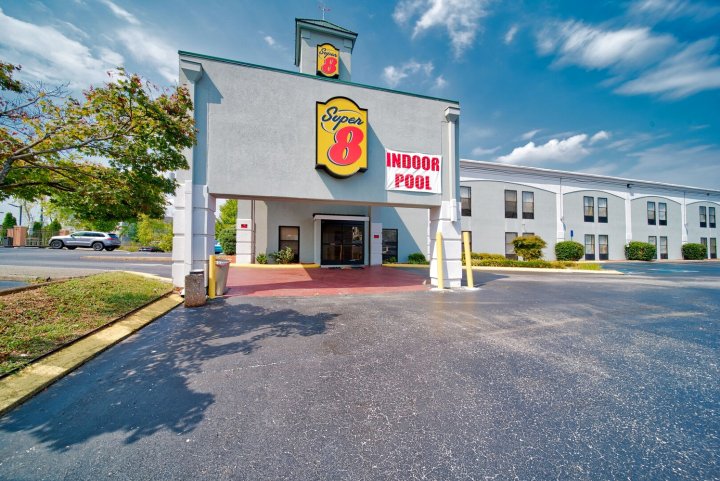 查努加速8酒店(Super 8 by Wyndham Chattanooga/Hamilton Place)