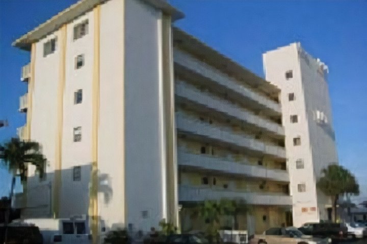 Bahia Beach Hotel and Apartments