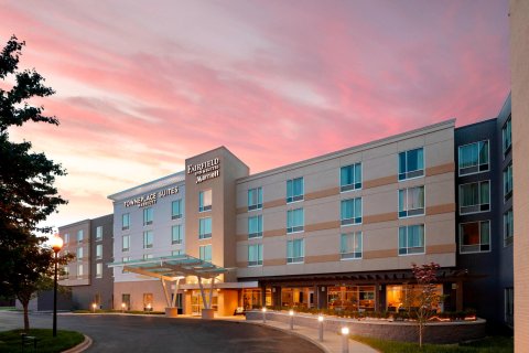 东北路易斯威尔万豪套房费尔菲尔德酒店(Fairfield Inn & Suites by Marriott Louisville Northeast)