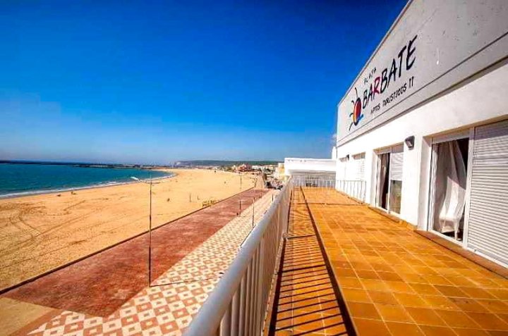 普拉亚巴尔巴特公寓(Apartamentos Playa Barbate)