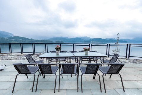 诗酒年华湖畔山居