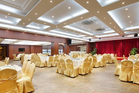 广安金梅国际酒店(神龙山巴人古堡店)