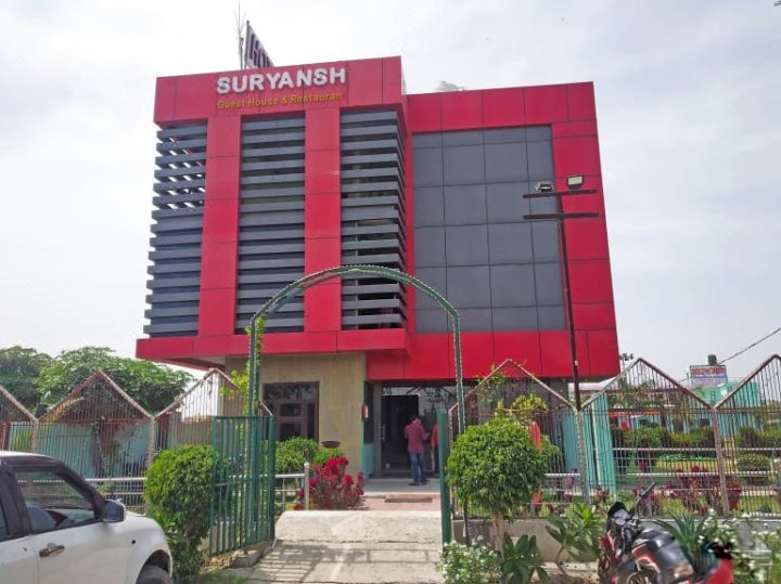 OYO 33011 Hotel Suryansh