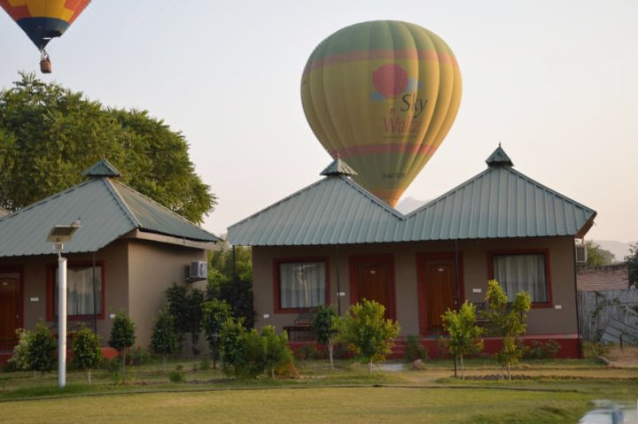 罗哈纳村度假村(Lohana Village Resort)