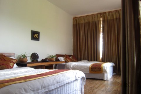 勐海南糯山福兴吉普洱茶山庄