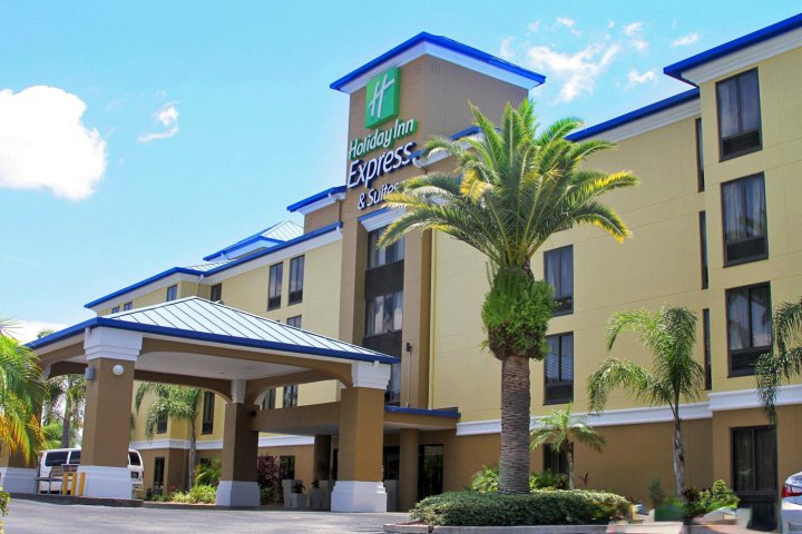 坦帕洛基波恩特岛智选假日套房酒店(Holiday Inn Express Hotel & Suites Tampa-Rocky Point Island, an IHG Hotel)