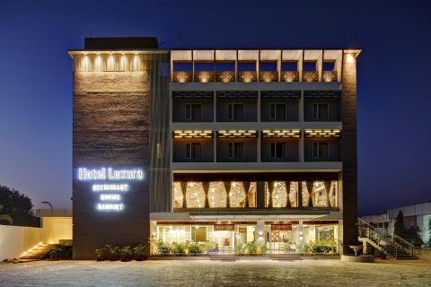 奢华酒店(Hotel Luxura)