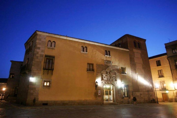 瓦尔德拉巴内斯皇宫酒店(Palacio Valderrabanos)