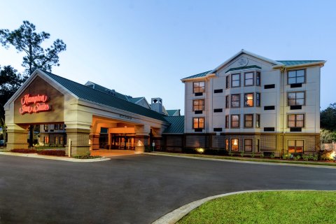 北坦帕希尔顿欢朋旅馆&套房酒店(Hampton Inn & Suites Tampa-North)