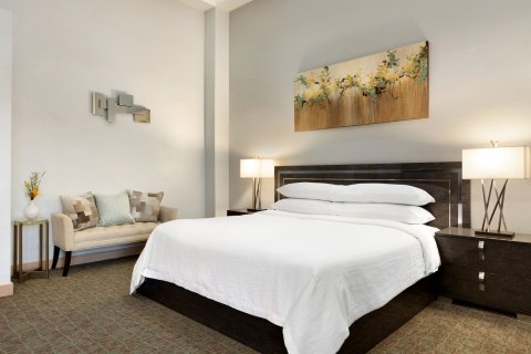 希尔顿尊盛酒店 - 北奥兰治县(Embassy Suites by Hilton Brea - North Orange County)