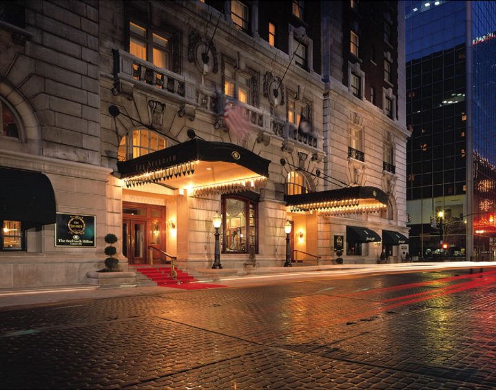 路易斯威尔希巴希尔顿酒店(The Seelbach Hilton Louisville)