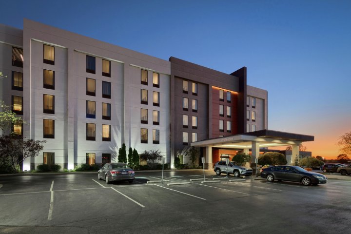 路易斯威尔东北欢朋酒店(Hampton Inn Louisville Northeast)