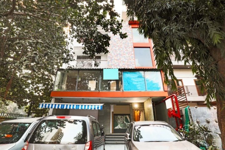 Studio Apartments with Kitchen Near Aiims