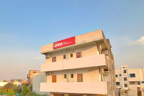 OYO Flagship 29392 Hotel Chandra Inn