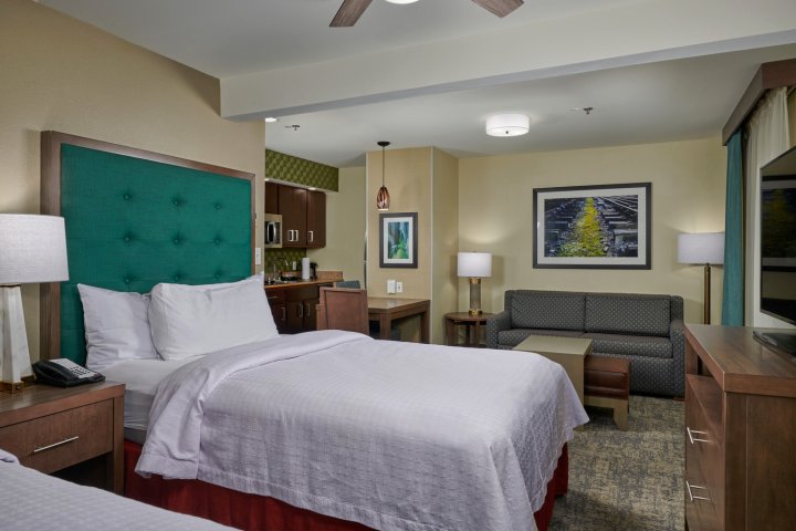 萨拉索塔希尔顿惠庭套房酒店(Homewood Suites by Hilton Sarasota)