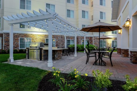 长岛梅维尔希尔顿惠庭套房酒店(Homewood Suites by Hilton Long Island-Melville)