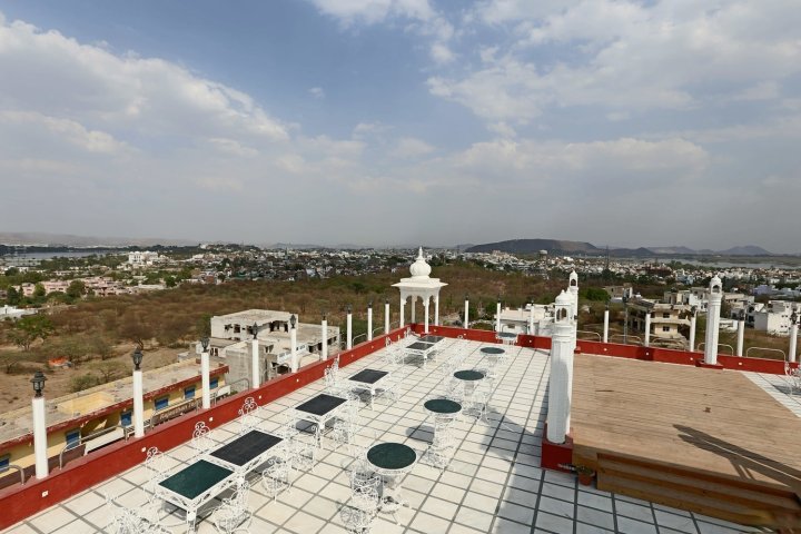 乌代布尔梅瓦格中心雷金塔酒店(Regenta Central Mewargarh Udaipur)