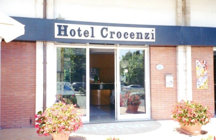 克罗赛斯酒店(Hotel Crocenzi)