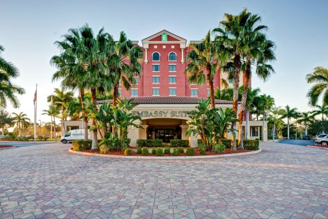 迈尔斯堡德尔埃斯特罗大使套房酒店(Embassy Suites Fort Myers - Estero)