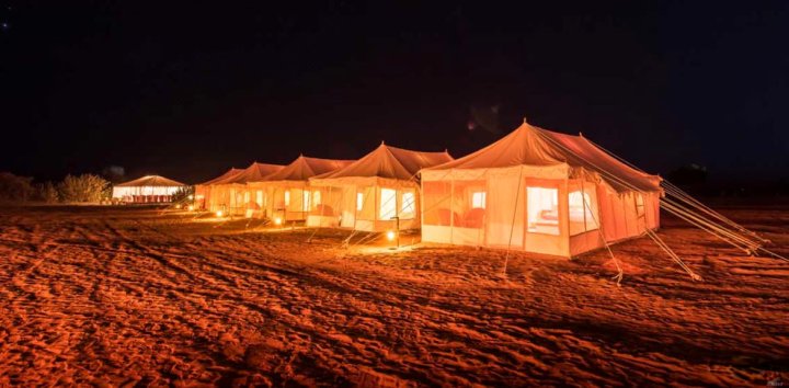 杰伊瑟尔梅尔沙漠冒险营地酒店(Desert Adventure Camp Jaisalmer)