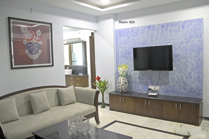 2BHK Duplex in an Enchanting Stay on Univ. Road