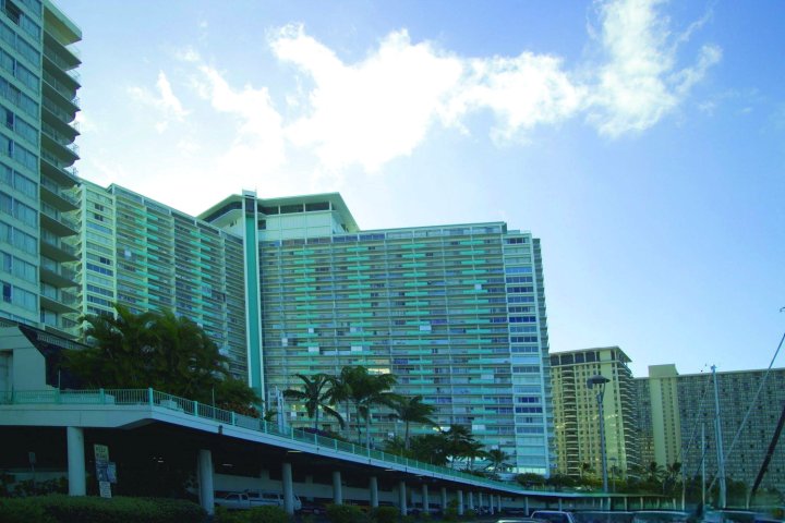 伊利凯威基基滨海度假酒店(Waikiki Marina Resort at the Ilikai)