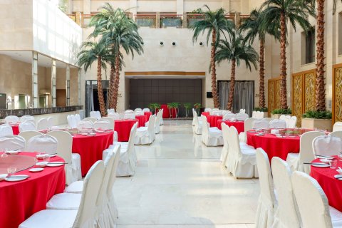 介休黄金港假日酒店