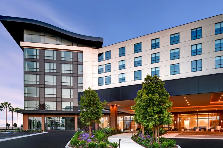 阿纳海姆希尔顿花园度假酒店(Hilton Garden Inn Anaheim Resort)