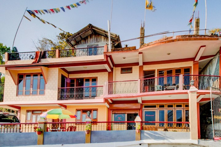 Kanchanjunga Dealo Homestay | Rooms & Caretaker