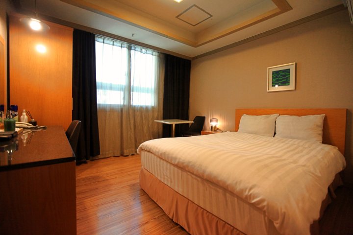 昌原 AT 商务酒店(Changwon AT Business Hotel)