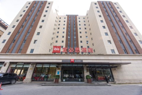 宜必思酒店(上海新国际博览中心芳甸路地铁站店)