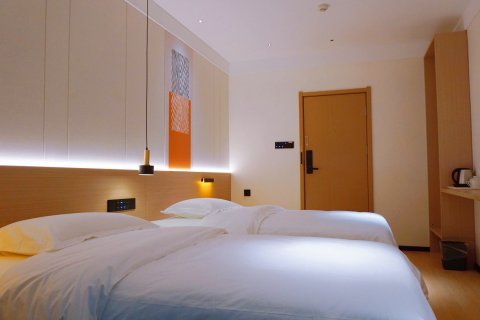 东方红温泉酒店