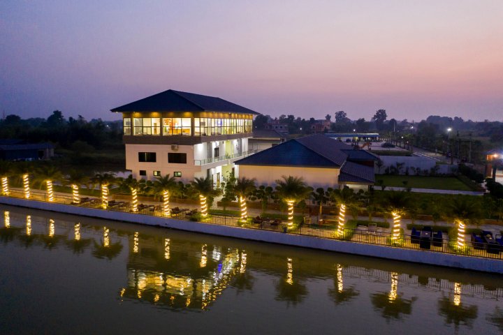 蓝毗尼宫度假村(Lumbini Palace Resort)