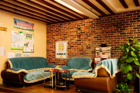 龙华大酒店(克拉玛依西环路店)