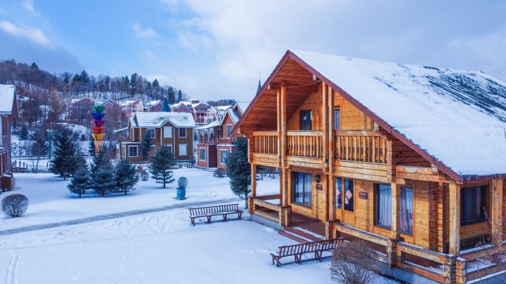 亚布力秋果滑雪旅游度假别墅