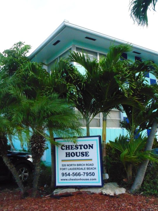 齐思顿议院宾馆(Cheston House - Clothing Optional All Male Guesthouse)