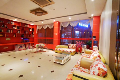 阳光99酒店(贵港客世界唐人街店)